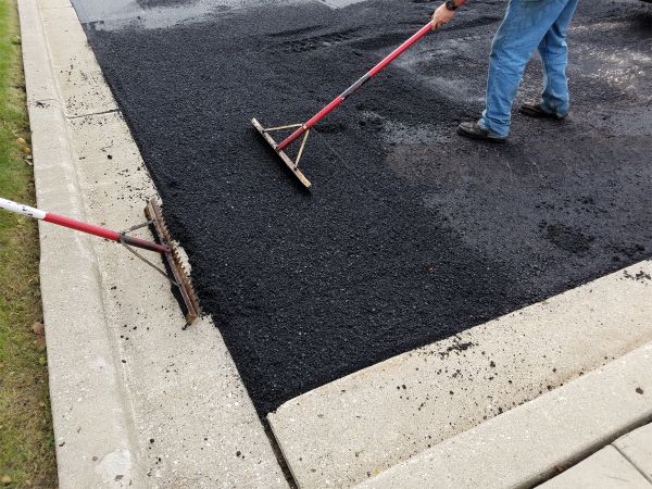 Cost of Asphalt Driveway Service in Kingwood